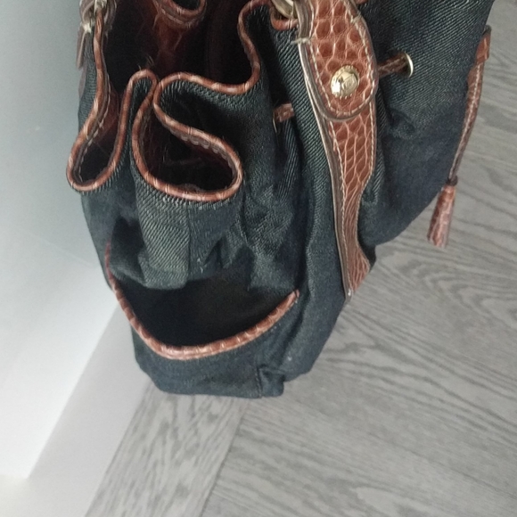 Beautiful shoulder bag by Liz Claiborne 🍀 - Picture 5 of 12